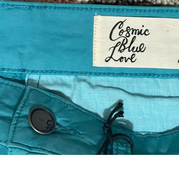 COSMIC BLUE LOVE ADJUSTABLE CUFF STRETCH SHORTS MERMAID MAGIC BLUE SIZE 28 NWT - Picture 3 of 11